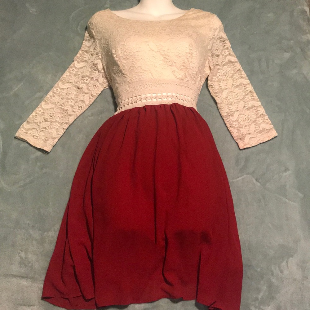 Beautiful party dress. Simple by very elegant!!